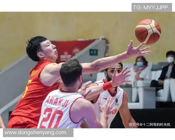 中国男篮半决赛对决日本队全力以赴争夺决赛资格精彩瞬间回顾